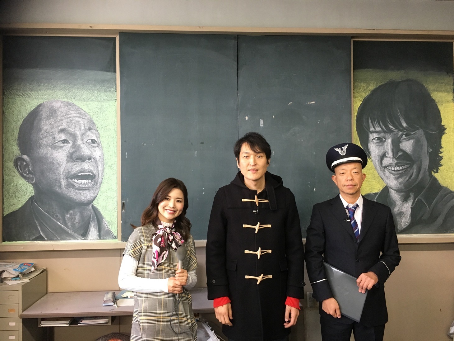 「千原ジュニアに見てほしい！こんなに深いぜ静岡県」に出演する（左から）大槻有沙アナ、千原ジュニア、バイきんぐ小峠。(c)SBSテレビ
