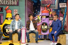 左からブラックマヨネーズ、なにわスワンキーズ・こじまラテ。(c)読売テレビ