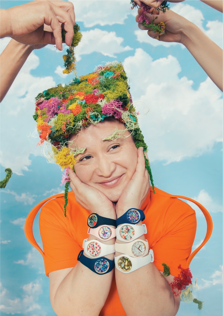 「ICE flower」を着用したガリットチュウ福島。