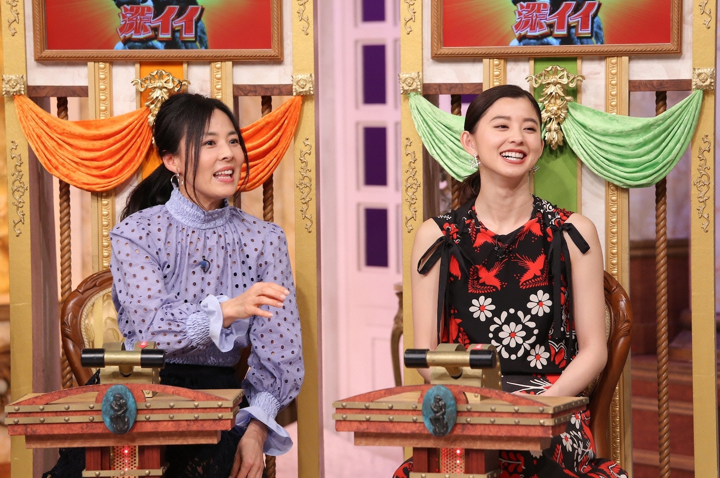 左から井森美幸、朝比奈彩。(c)日本テレビ