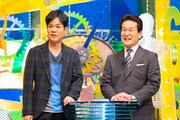左からネプチューン名倉、辛坊治郎。(c)読売テレビ