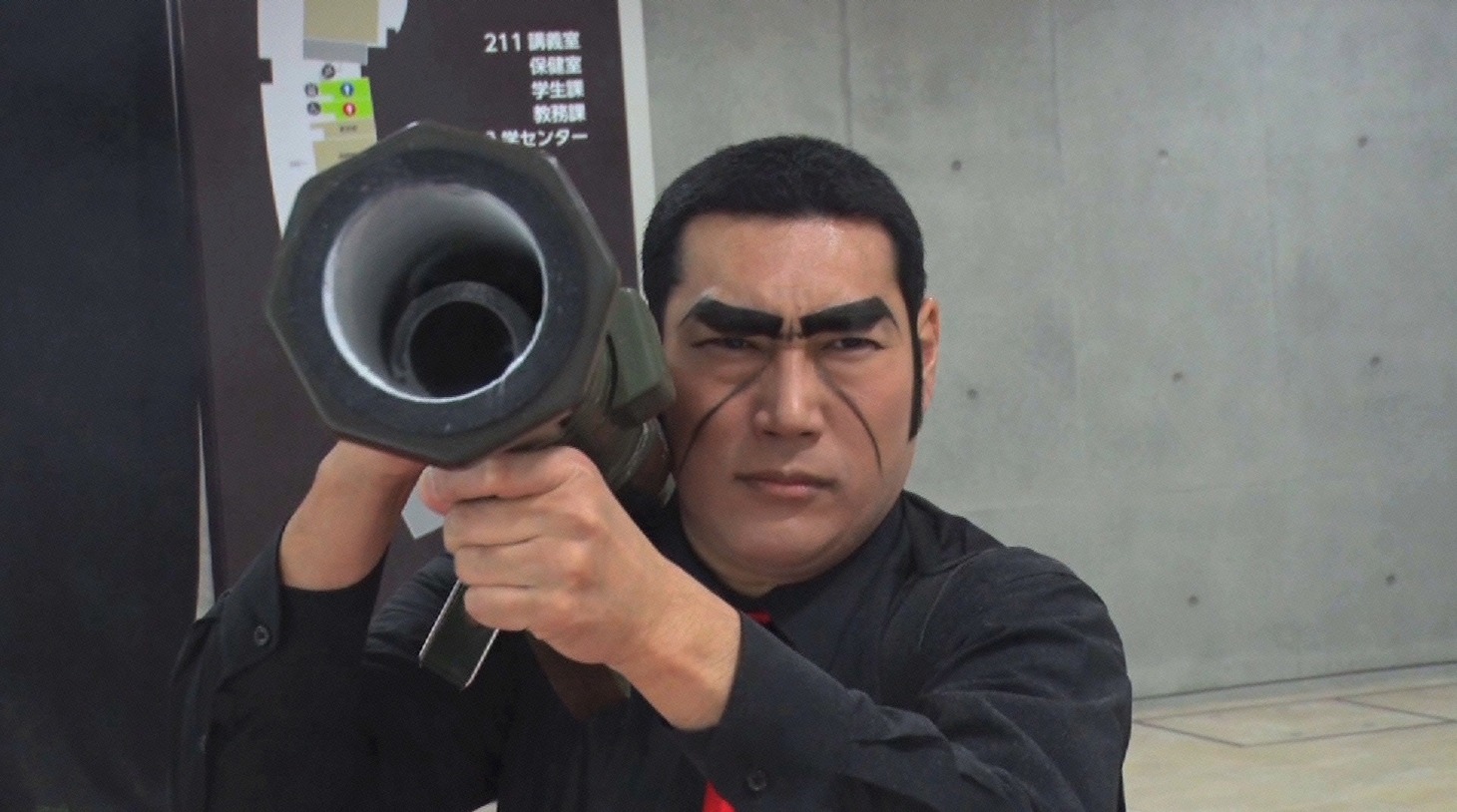 ボディガードを狙う刺客。(c)日本テレビ