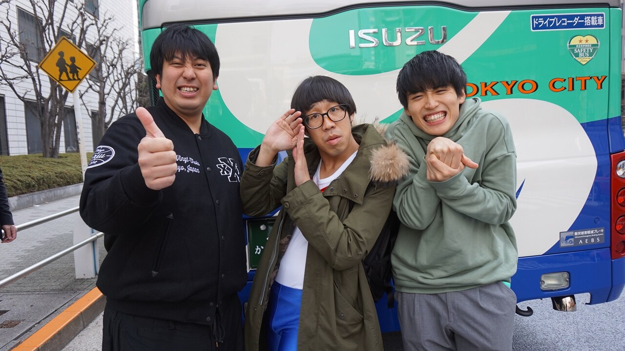 左からレインボー実方、ひょっこりはん、レインボー池田。