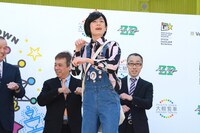 ネタを披露する夢屋まさる。