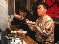 （左から）ナインティナイン矢部、宮川大輔。(c)関西テレビ