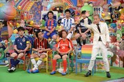「アメトーーク！」に招集された「生きる伝説!! ケイスケホンダ芸人」たち。(c)テレビ朝日