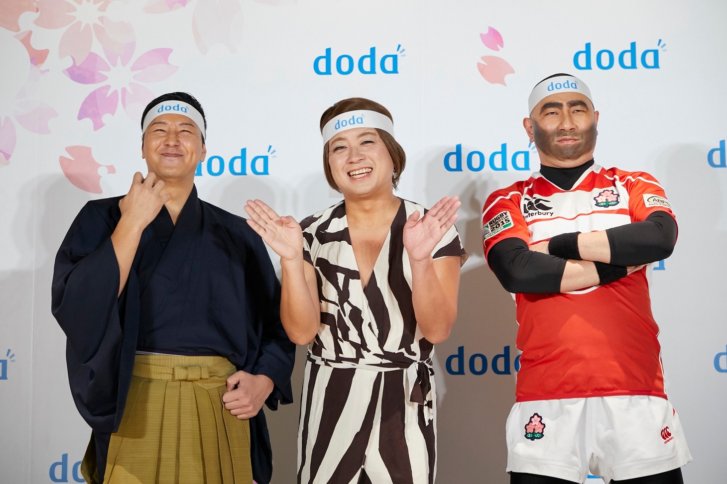 左からチョコレートプラネット、レイザーラモンRG。