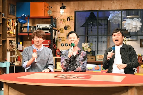 取材会で誰がもっともひねくれているか話し合う（左から）三四郎・小宮、ハライチ岩井、南海キャンディーズ山里。