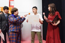 ザブングル加藤（中央）