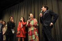 舞台挨拶の様子。