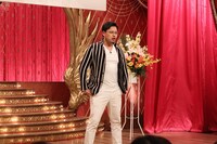 意識高い系IT社長・瀬良明正（アルコ＆ピース平子） (c)フジテレビ