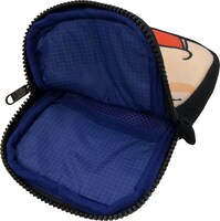 小籔千豊をモチーフにしたコインポーチの中のイメージ。