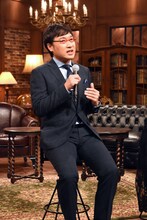 取材会で自身の逆転エピソードを語る南海キャンディーズ山里。