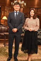 左から南海キャンディーズ山里、杉浦友紀アナウンサー。