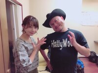 「激毛！H-1グランプリ」のMCを務める（左から）真奈、ハリウッドザコシショウ。