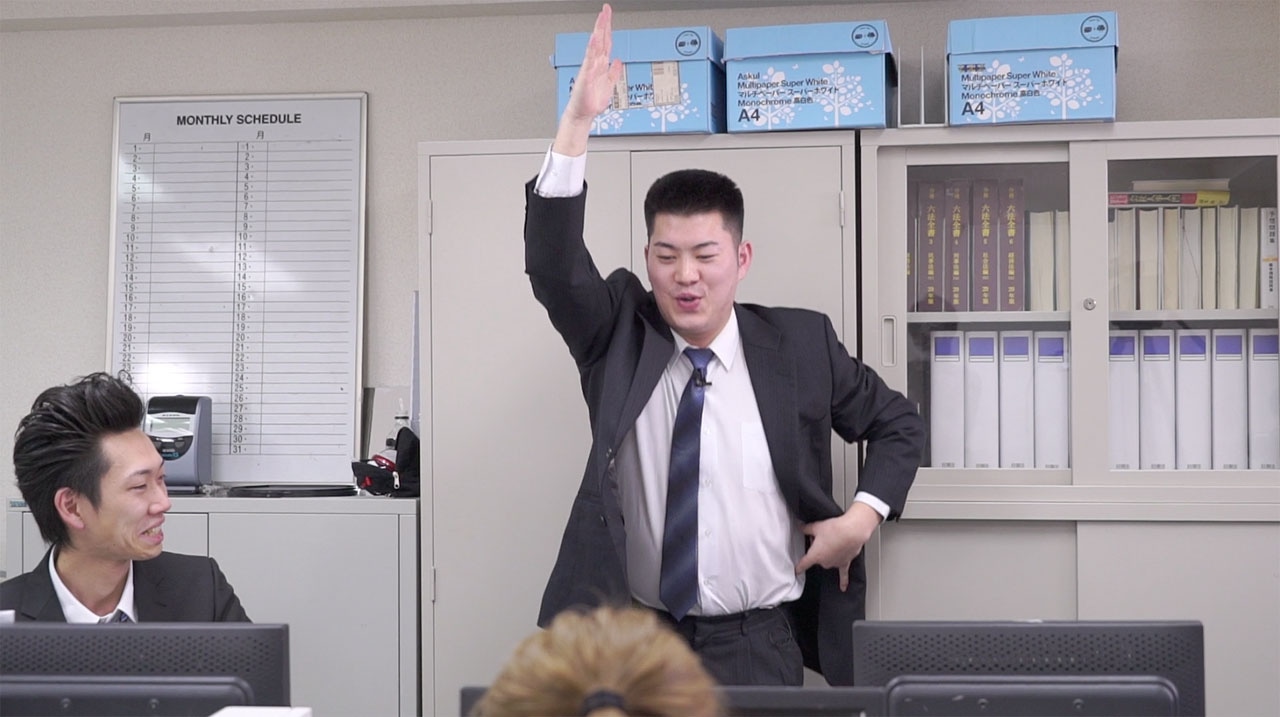 オフィスを舞台にしたコントを繰り広げる男スペシャル。