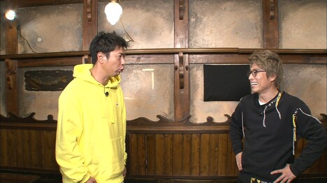 (左から)パンサー尾形、ロンドンブーツ1号2号・田村淳。(c)テレビ朝日