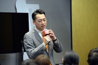 新入社員に「YOUは何しにテレ東へ？」とインタビューするバナナマン設楽。