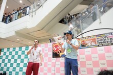 過去の「いろはに千鳥」DVD発売イベントの様子。