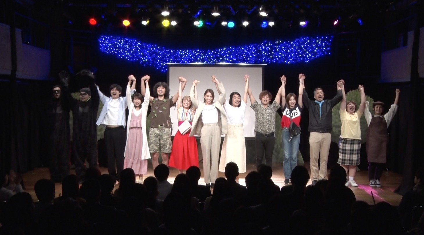 「滝沢カレン一座」の舞台出演者たち。(c)フジテレビ