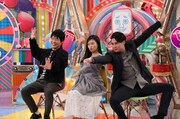 （左から）麒麟・川島、小島瑠璃子、平成ノブシコブシ吉村。(c)テレビ朝日