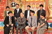 スタジオ出演者たち。(c)TBS