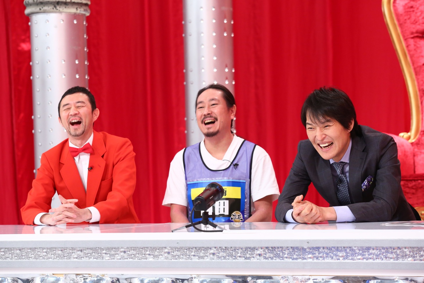 「千原ジュニアの座王～爆笑傑作選1時間SP～」に出演する（左から）ザ・プラン9・お～い！久馬、笑い飯・西田、千原ジュニア。(c)関西テレビ
