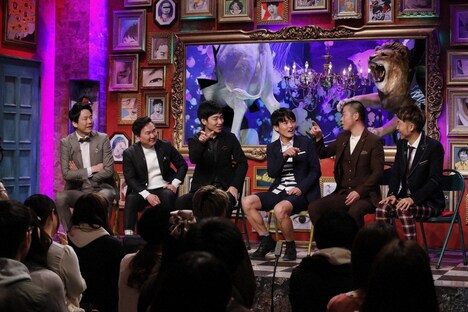 （左から）かまいたち、ジャルジャル、アキナ。(c)ABC