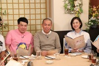 「話題の本格すしチェーン店で帰れま10」に出演する、タカアンドトシと天海祐希（右）。(c)テレビ朝日