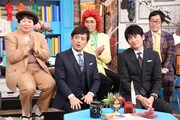 「それって!?実際どうなの課」に出演する博多華丸・大吉と（後列左から）森三中・大島、アイデンティティ。(c)中京テレビ