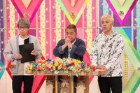 ロンドンブーツ1号2号と出川哲朗（中央）。(c)テレビ朝日