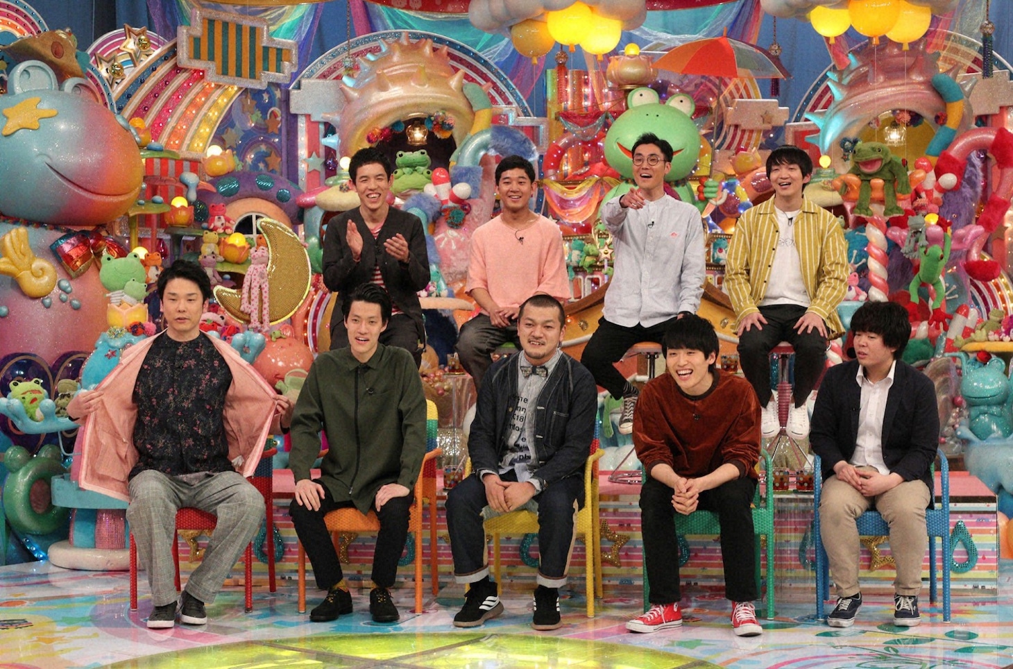 「アメトーーク！」に登場する「お母さん大好き芸人」たち。(c)テレビ朝日