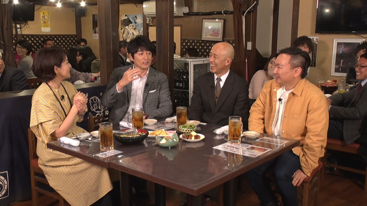 「逃げるが勝ちの人生道」の舞台は営業中の居酒屋。