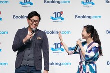 アルコ＆ピース平子と関根麻里（右）。