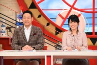 （左から）東野幸治、中島めぐみアナ。(c)関西テレビ