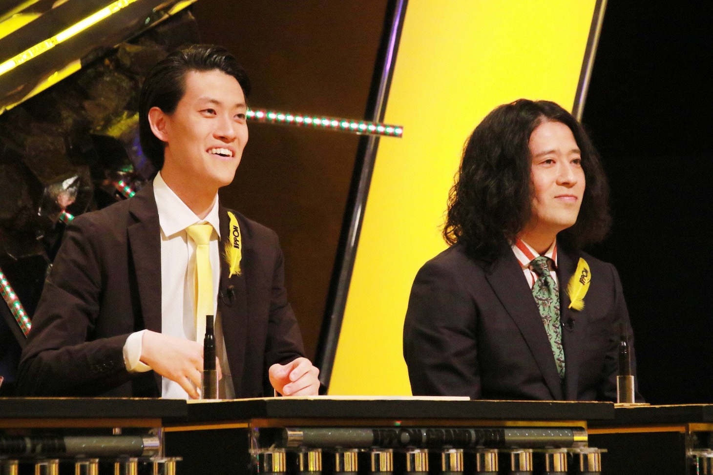 （左から）霜降り明星・粗品、ピース又吉。(c)フジテレビ