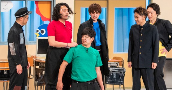 「名門！モウカリマッカー学園～西梅田校新聞部～」より。