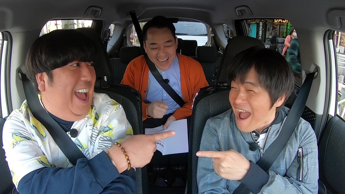 「バナナマンのドライブスリー」に出演するバナナマンとバカリズム（右）。(c)テレビ朝日