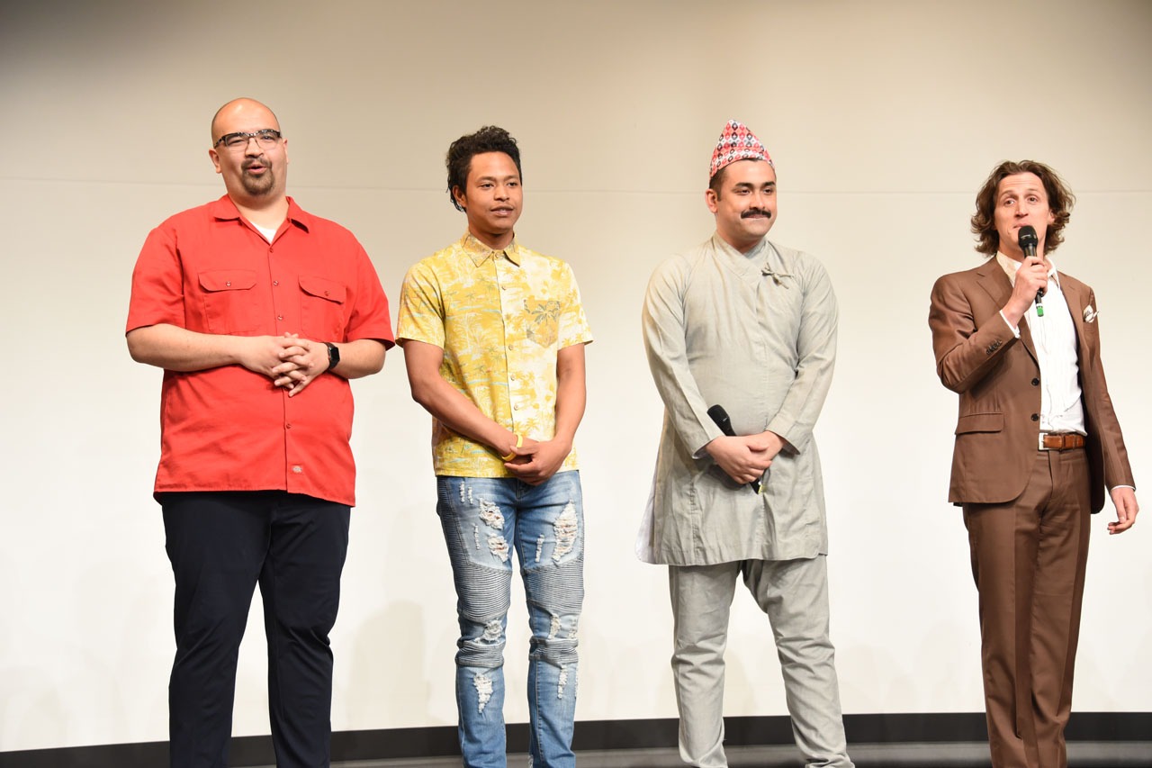 「NO BORDER」制作発表会に出席した（左から）不思議なタンバリン・ステファン哲、コロナクラウン・リロイ太郎、デニス植野、チャド・マレーンのチャド。