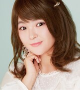 「ローヤルプチアイムプラス」の広告に登場しているゆにばーす・はら。