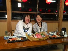 左からゆりやんレトリィバァ、友近。