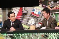 （左から）アリタ哲平、猪羽恵一 。(c)フジテレビ