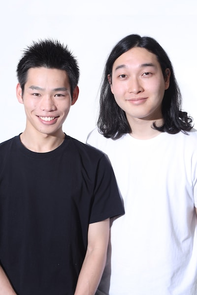 かが屋。左から加賀、賀屋。