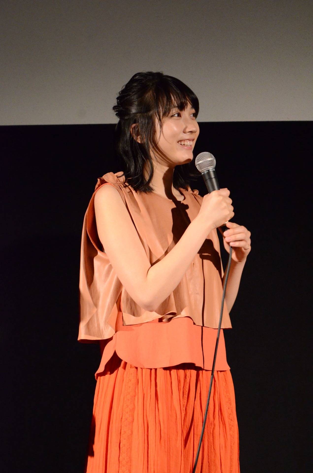 板尾創路との共演を振り返る松本穂香。
