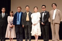 「ヤウンペを探せ！」舞台挨拶に登壇した（左から）宮脇亮監督、門脇佳奈子、松尾諭、池内博之、蓮佛美沙子、宮川大輔、池田鉄洋。