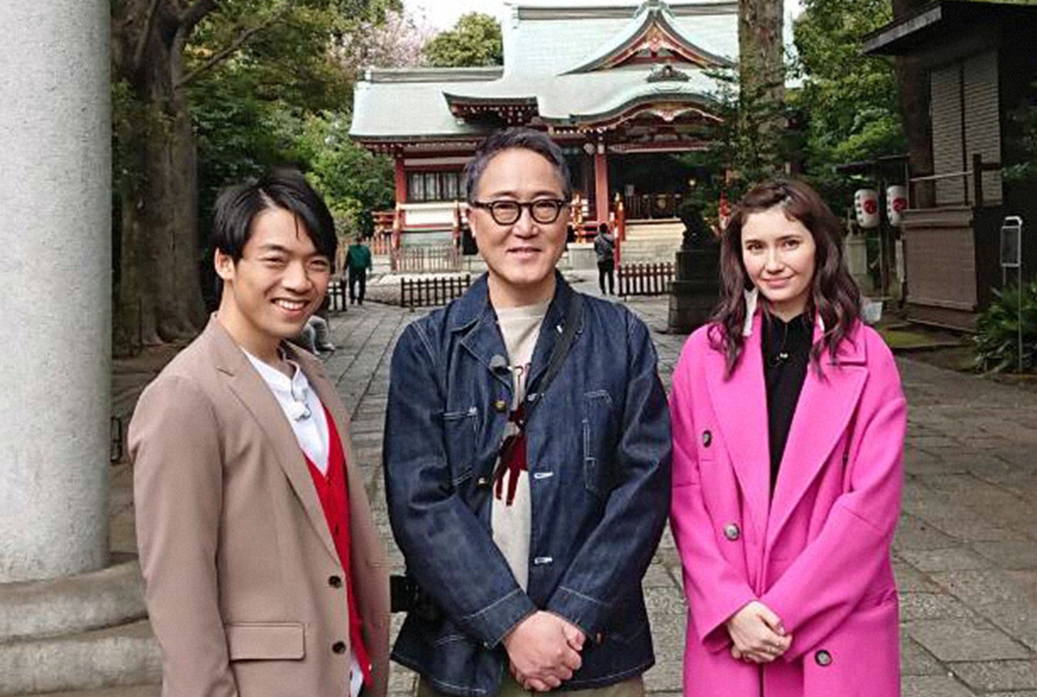 （左から）伊沢拓司、佐野史郎、市川紗椰。(c)BS朝日