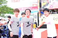 アインシュタインとジャルジャル。