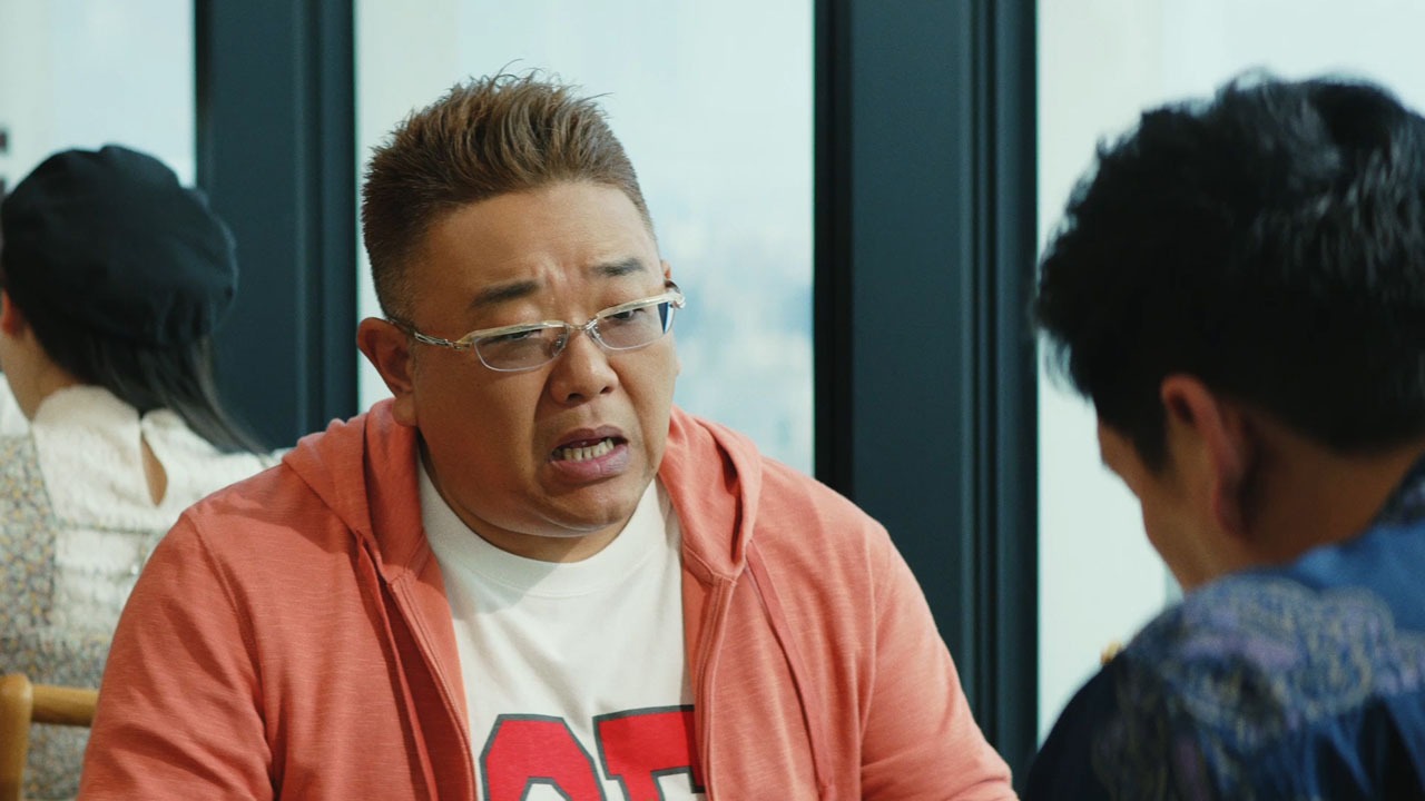 サンドウィッチマンが出演するサントリー烏龍茶のCM「食へのアンチテーゼ」編より。