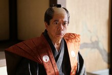 大野九郎兵衛を演じる西川きよし。