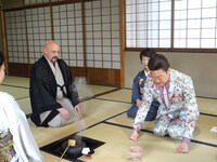 「世界！ニッポン人養成所」のワンシーン。(c)静岡第一テレビ